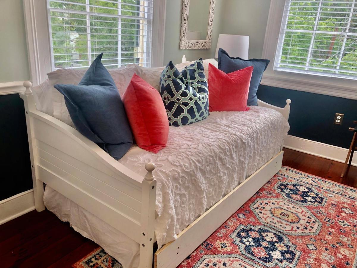 Daybed With Trundle In The Beautiful Ashley Inn 4 Blocks From King St チャールストン エクステリア 写真